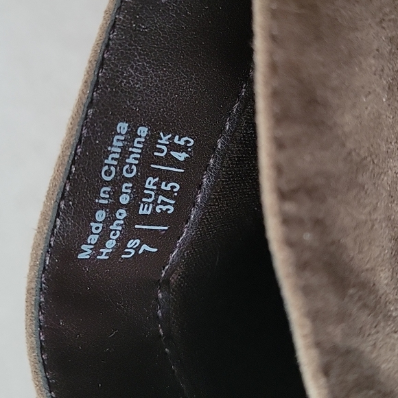 Boots - Picture 4 of 5